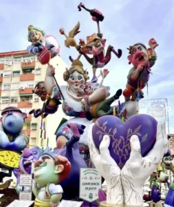 Figuras de poliespán para las Fallas